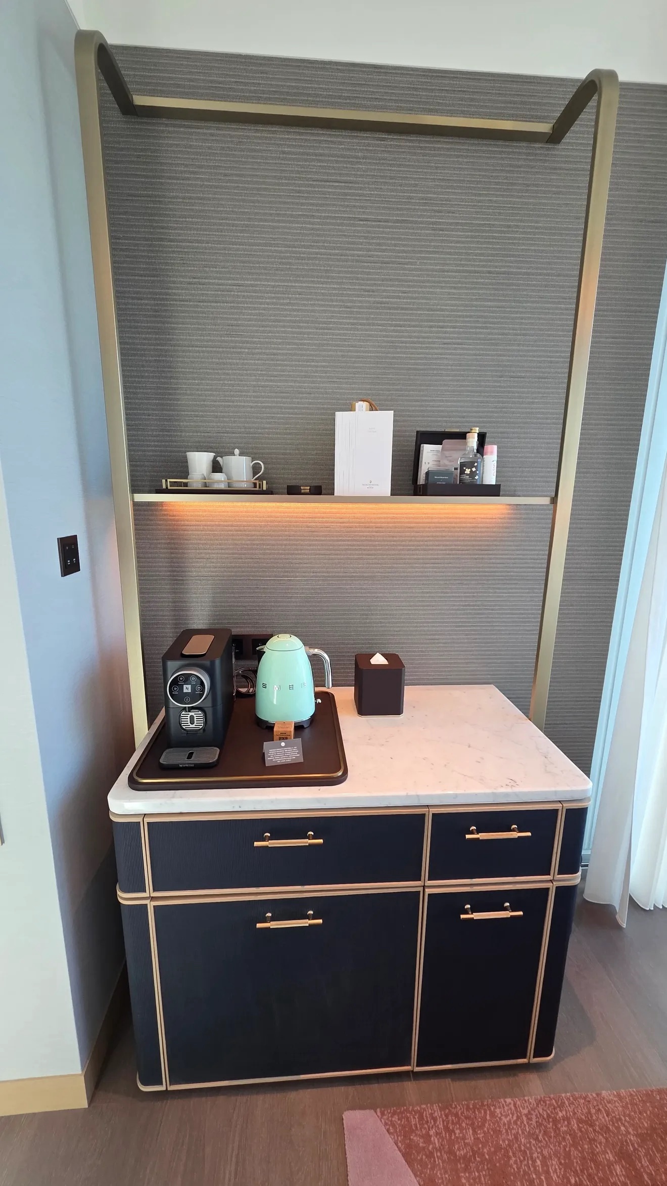 Minibar cabinet