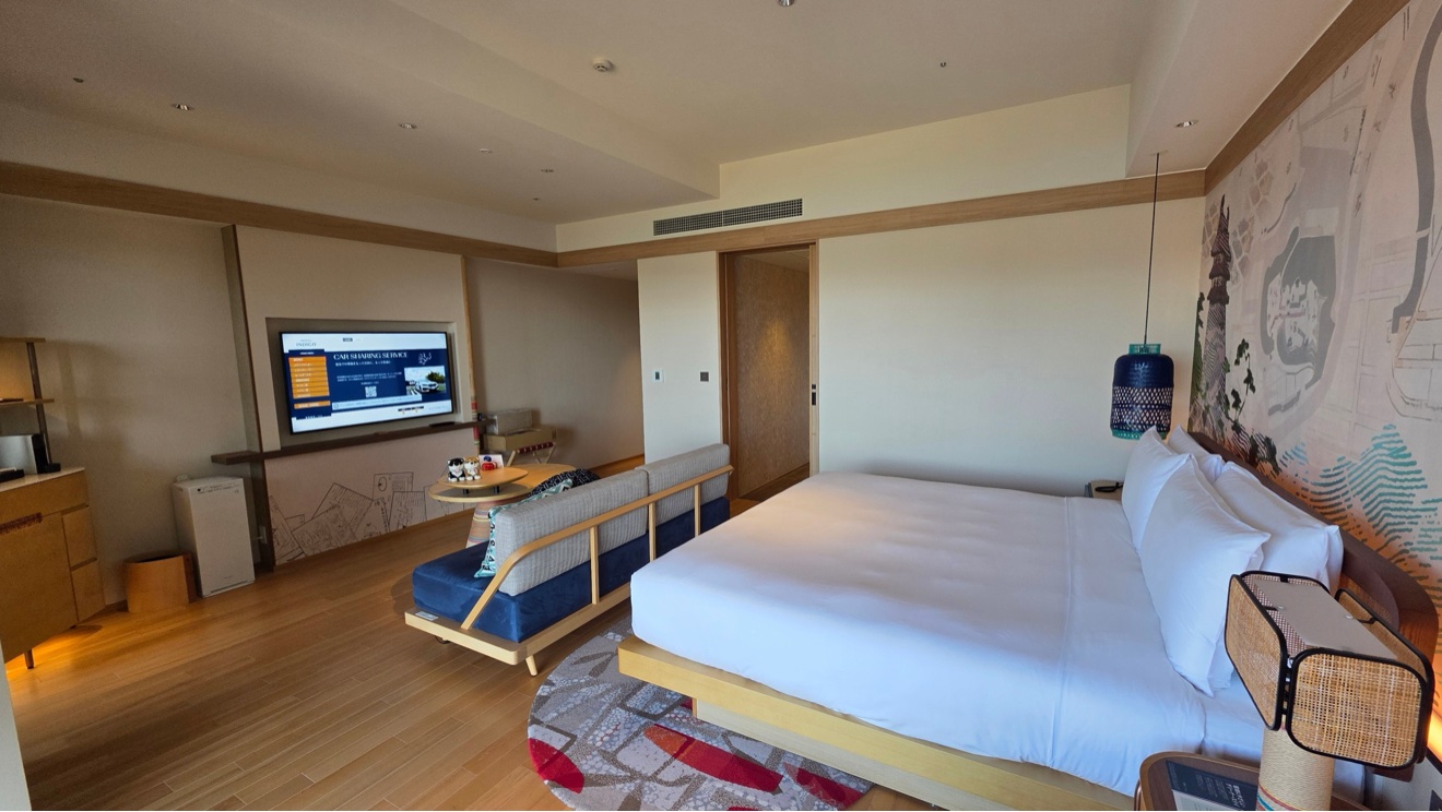 Suite panorama towards the TV wall