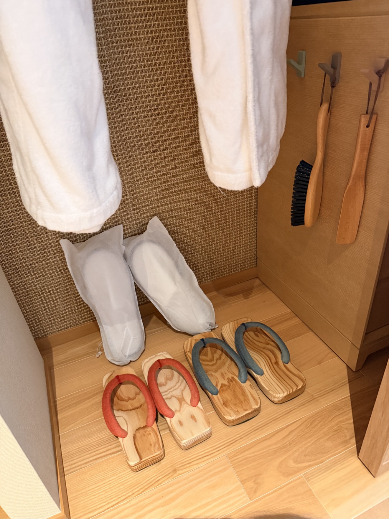 Geta sandals and bathrobes