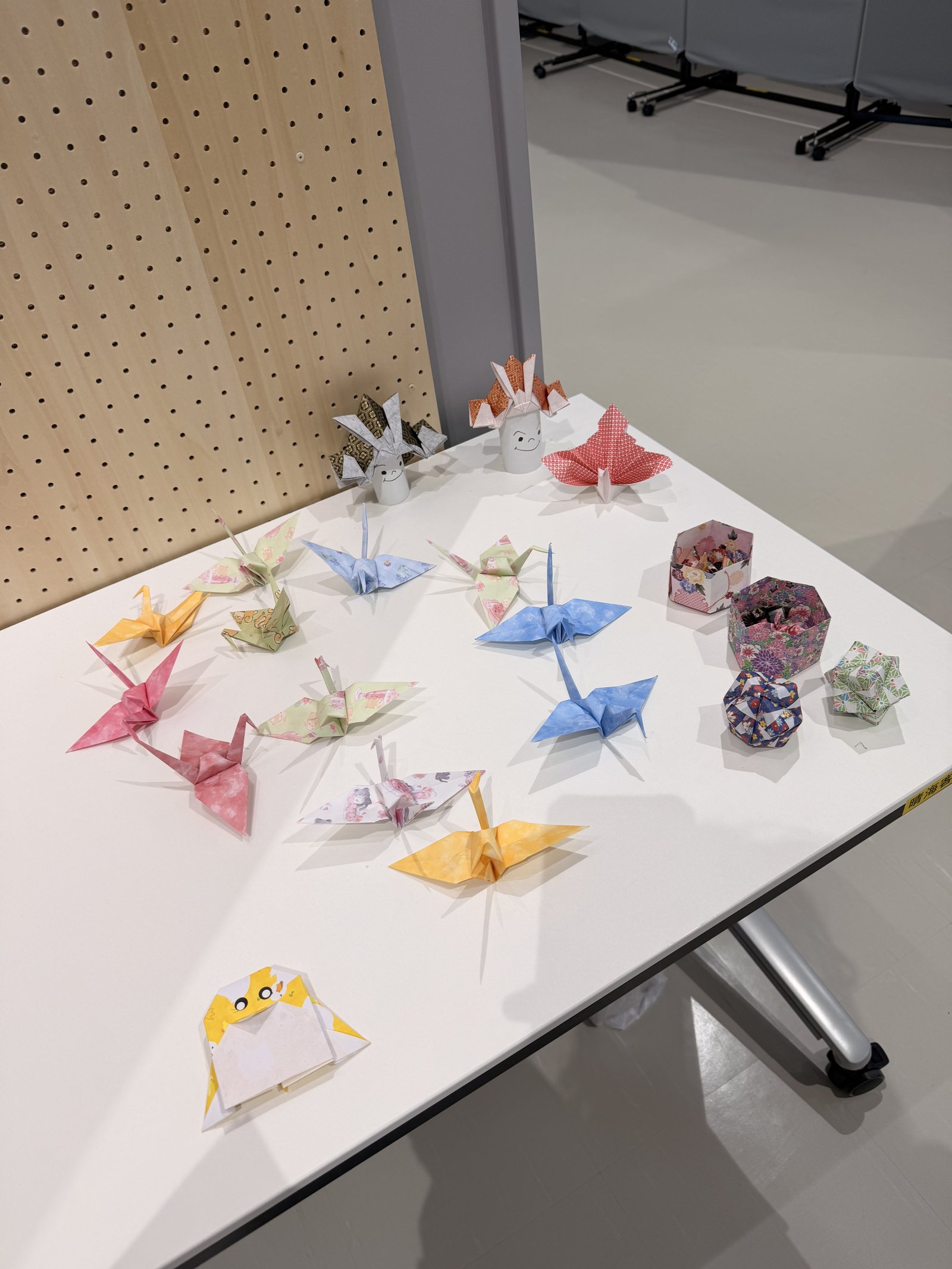 晴海碼頭桌上陳列的摺紙作品