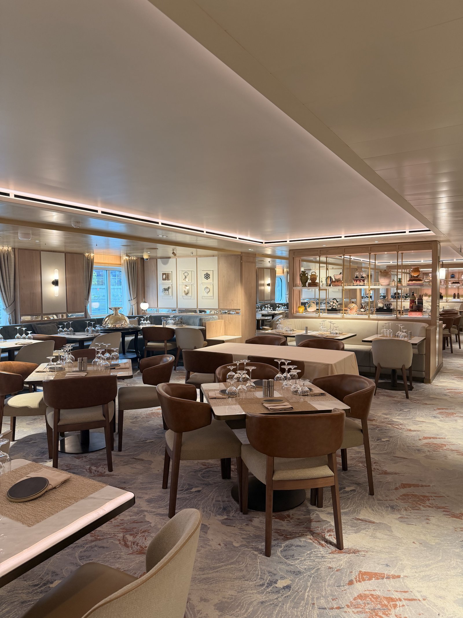 Atlantide 主餐廳內部